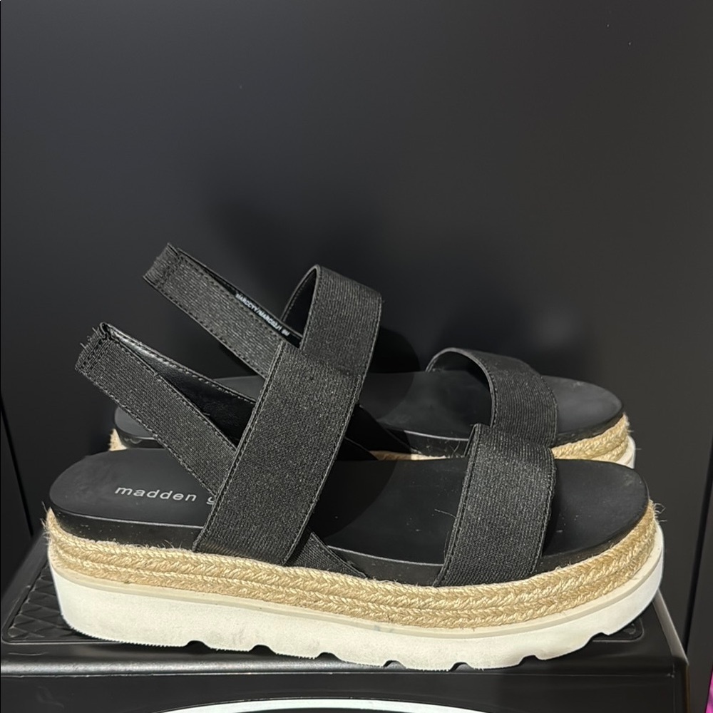 Worn once | Women’s size 9m | Madden Girl | Platform Sandals